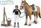 BRUDER 62505 Set jezdecký Set Kůň (koník) s jezdkyní a příslušenstvím